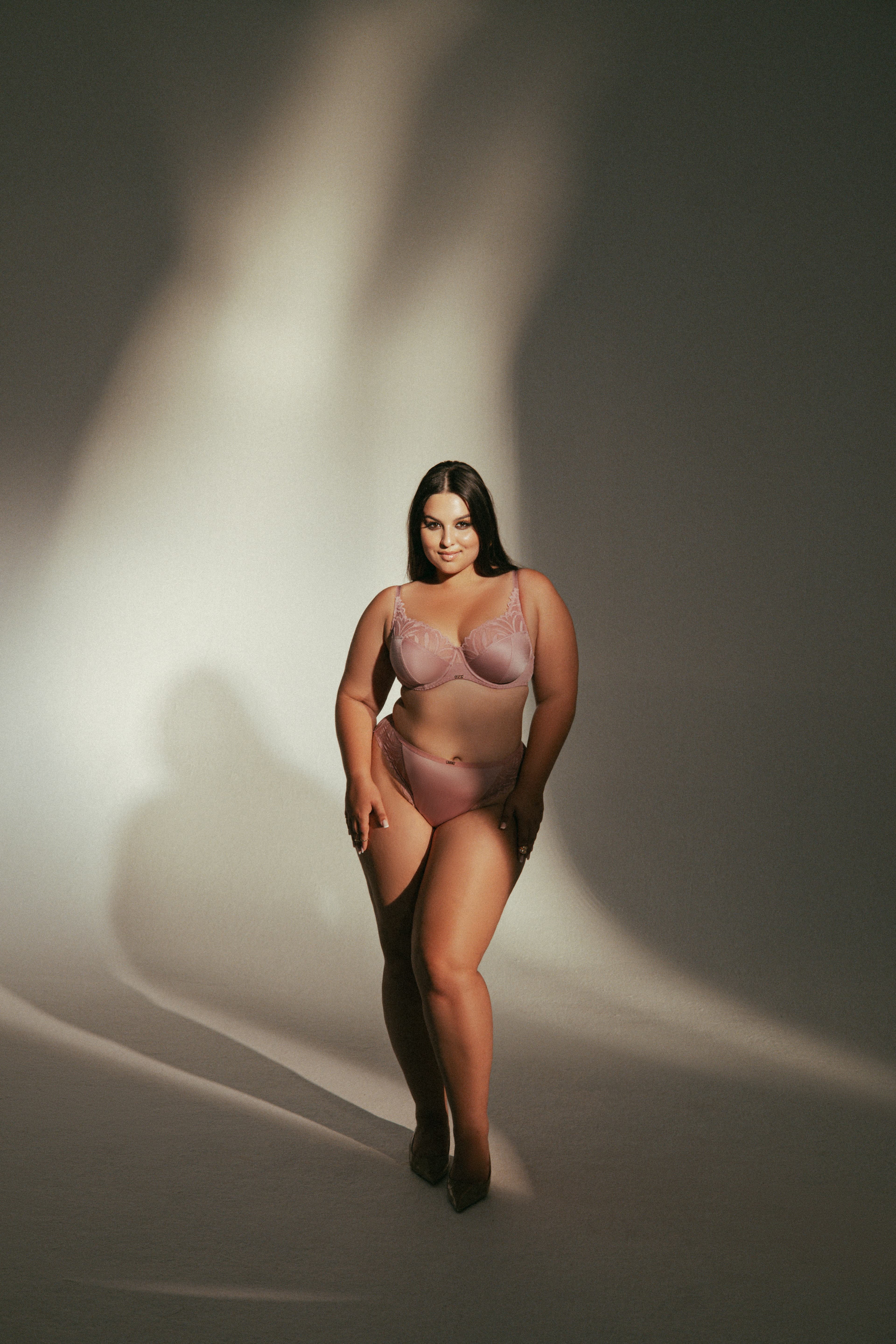 BIUSTONOSZ AV 2105 SEMI SOFT PINK PEONY