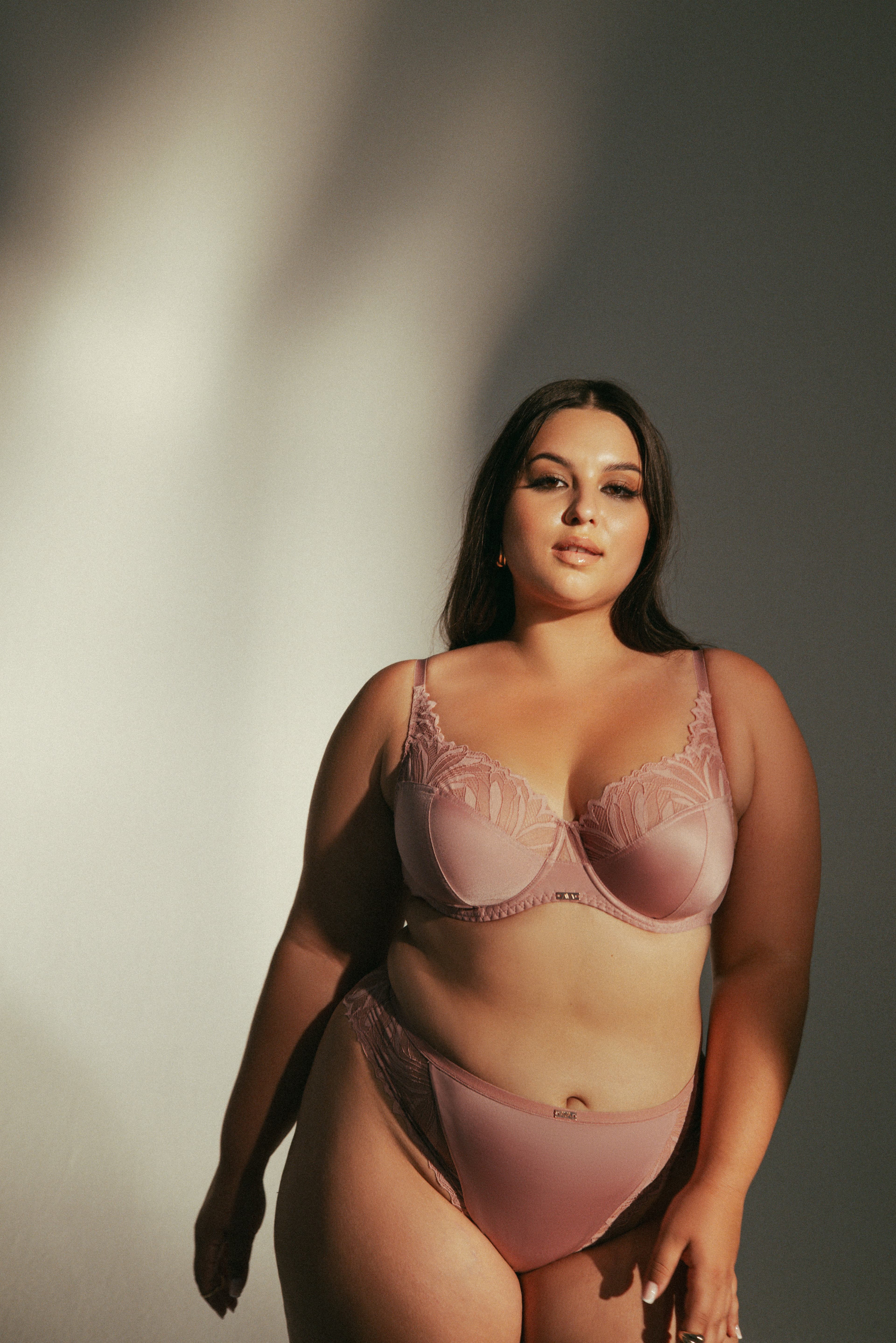 BIUSTONOSZ AV 2105 SEMI SOFT PINK PEONY MAXI