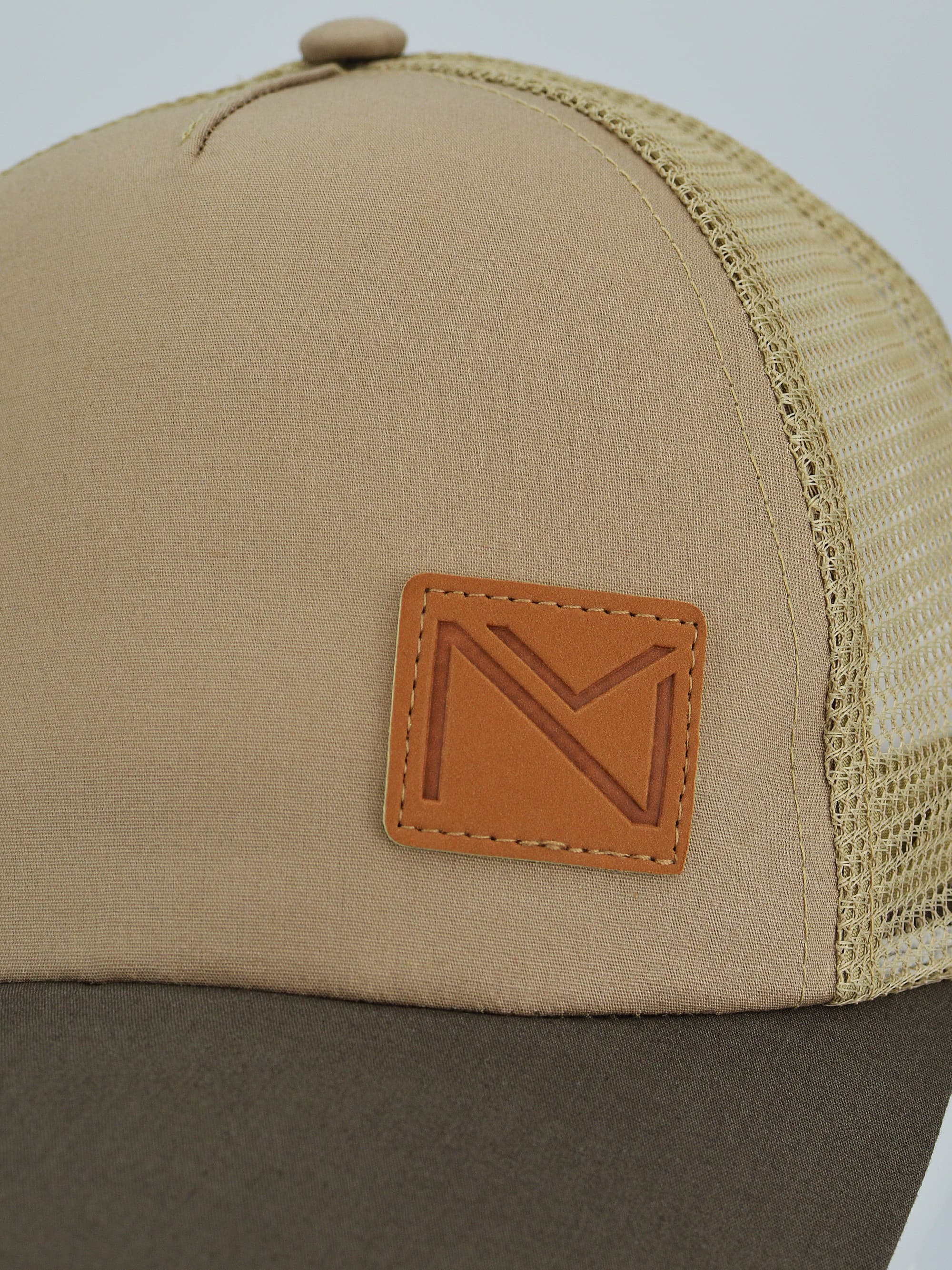 CZAPKA Z DASZKIEM CD082