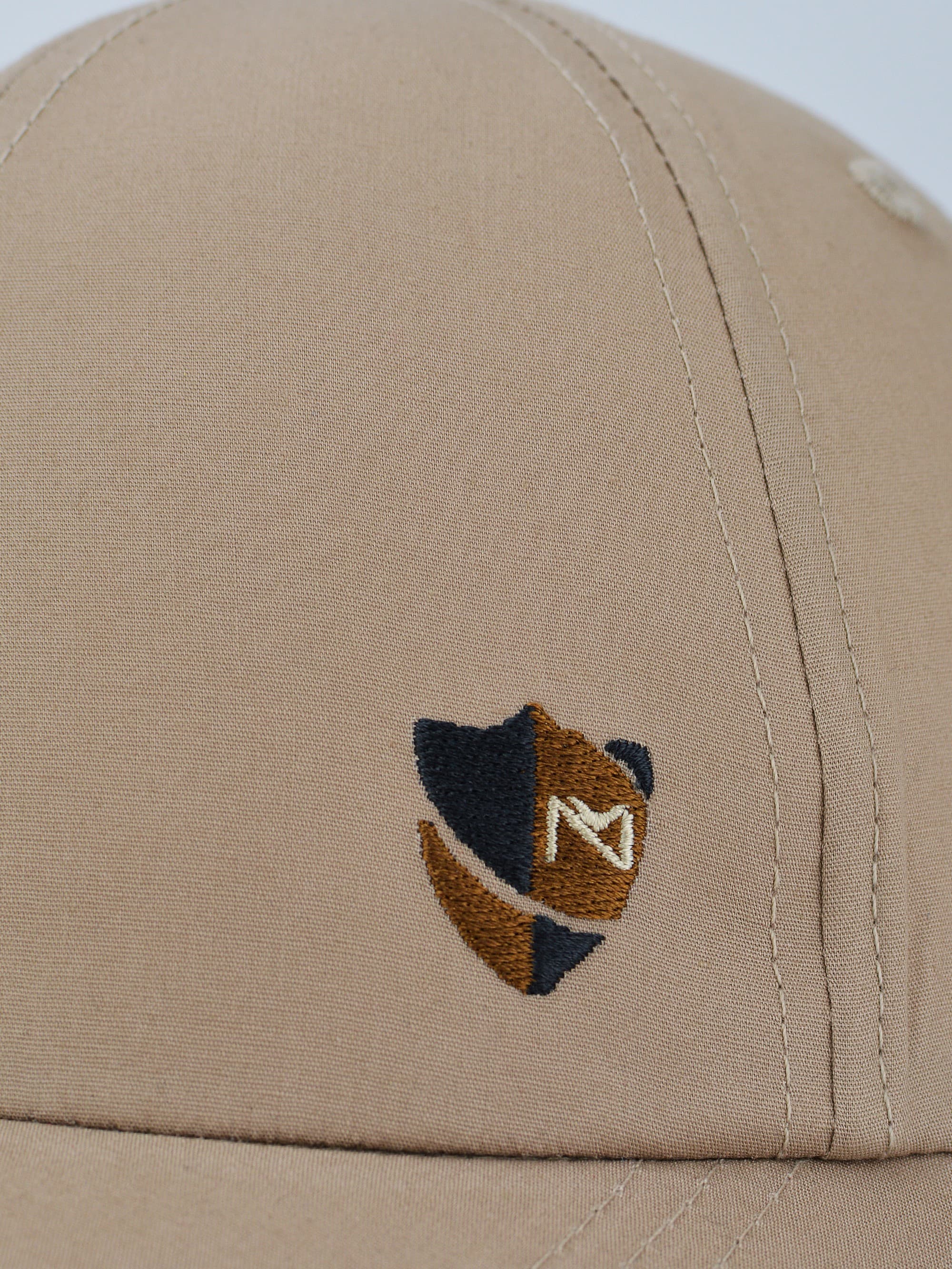 CZAPKA Z DASZKIEM CD083