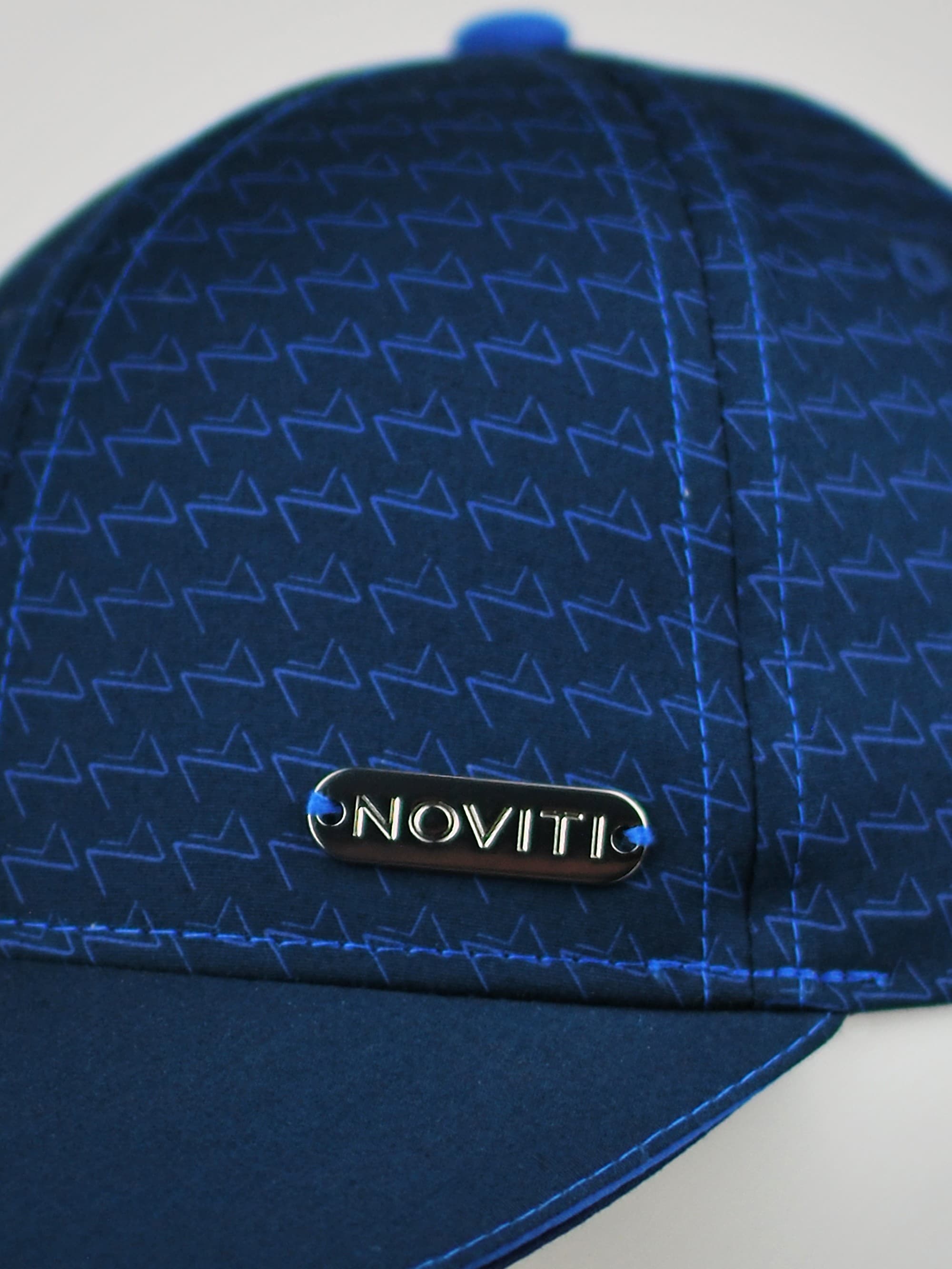 CZAPKA Z DASZKIEM CD085