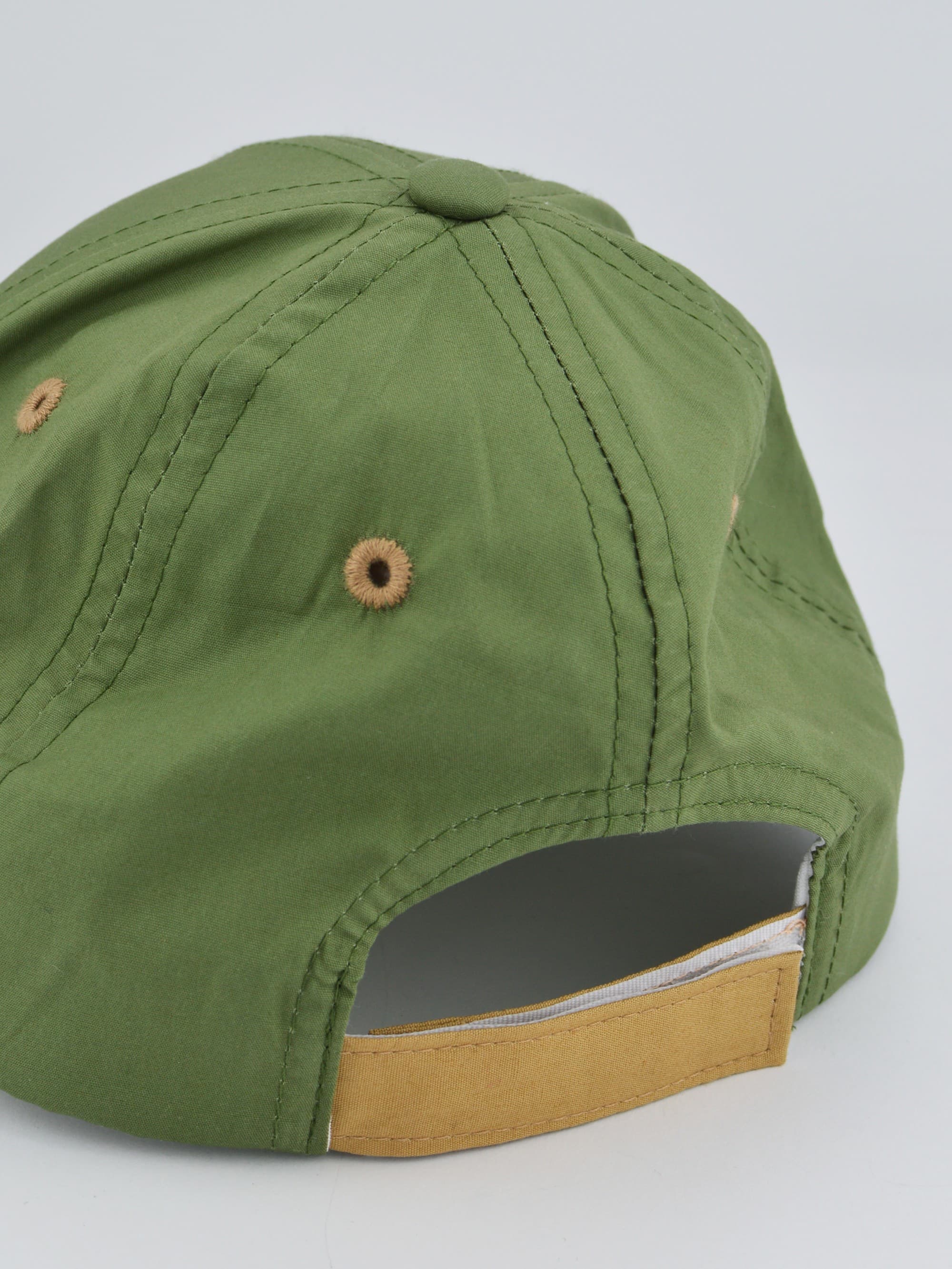 CZAPKA Z DASZKIEM CD086